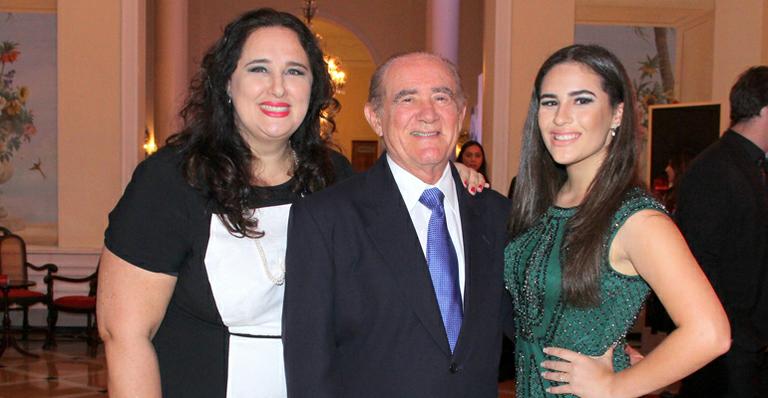 Lívian Aragão faz homenagem ao pai, Renato Aragão: ‘Parabéns, pequeno’