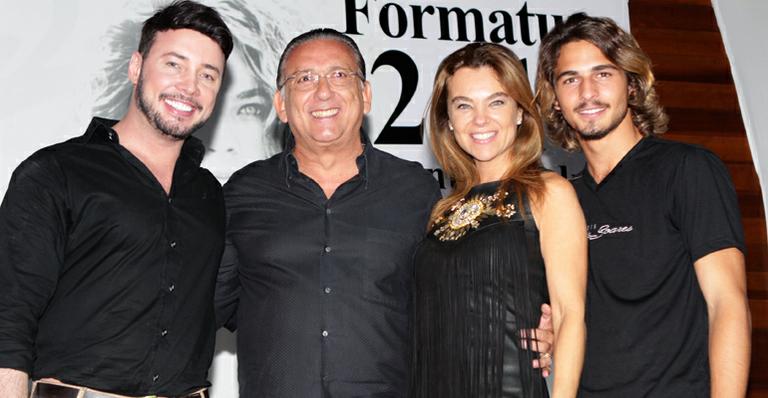 Galvão Bueno prestigia desfile da agência de modelos da amada em Londrina