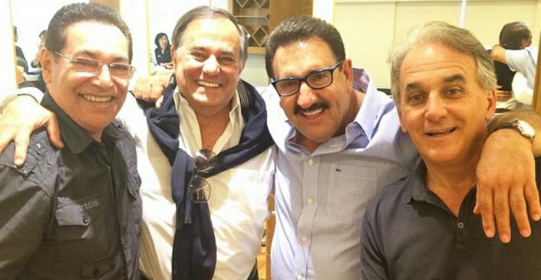 Ronnie Von, Ratinho e Otávio Mesquita se encontram em salão de beleza