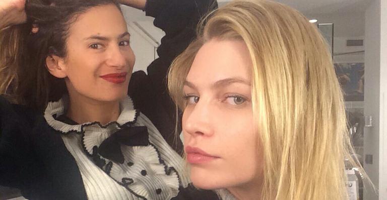 Top model Aline Weber muda de visual e fica loira novamente para campanha