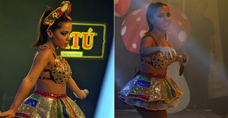 Anitta vira passista de frevo em show no Recife