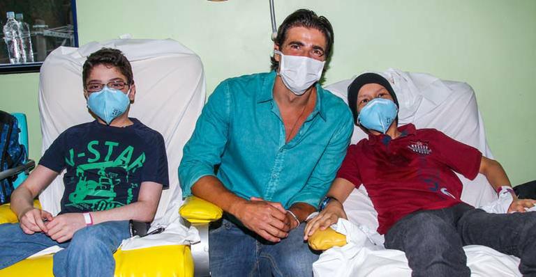 Reynaldo Gianecchini abraça causa nobre