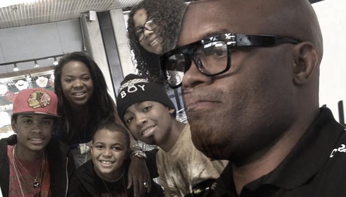 Anderson Silva revela sua rotina ao lado dos 5 filhos