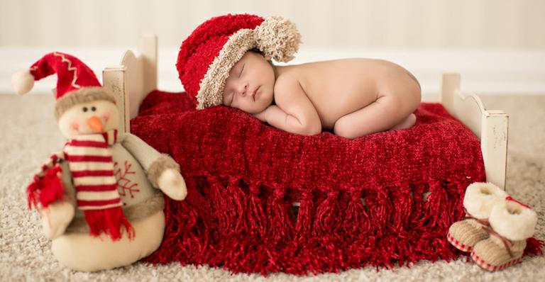 Fotógrafa especialista em fotos de recém-nascidos aposta nos ensaios de Natal