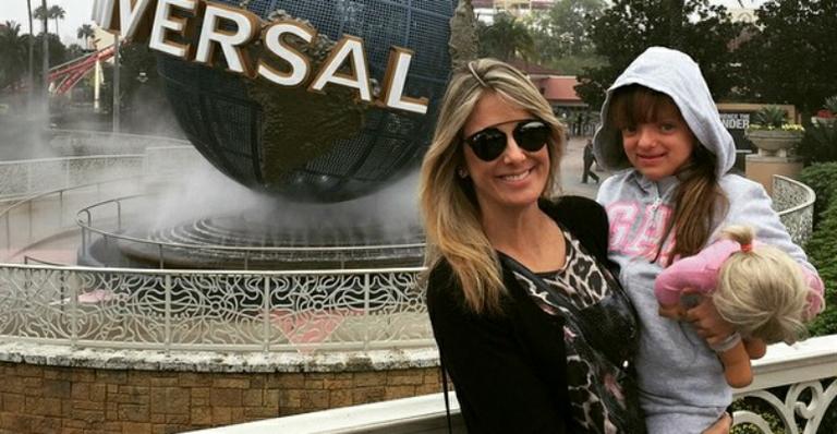 Ticiane Pinheiro curte férias com Rafaella Justus e César Tralli nos EUA