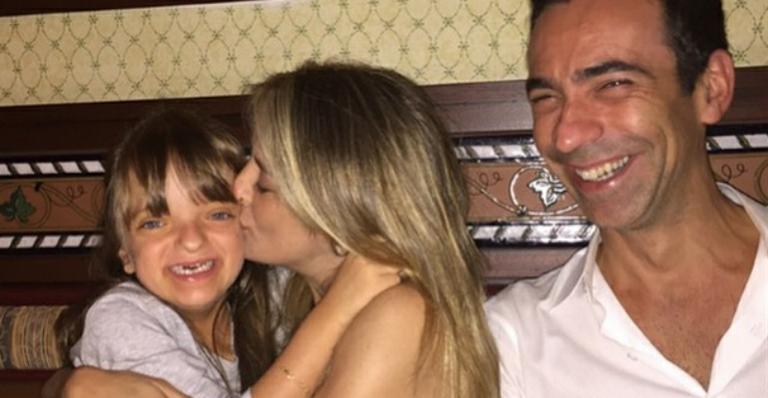 Ticiane Pinheiro se diverte com Rafa e César Tralli em Orlando