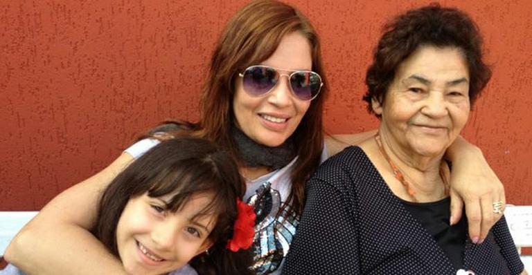 Isadora Ribeiro faz desabafo sobre a morte da mãe: ‘Dói muito’