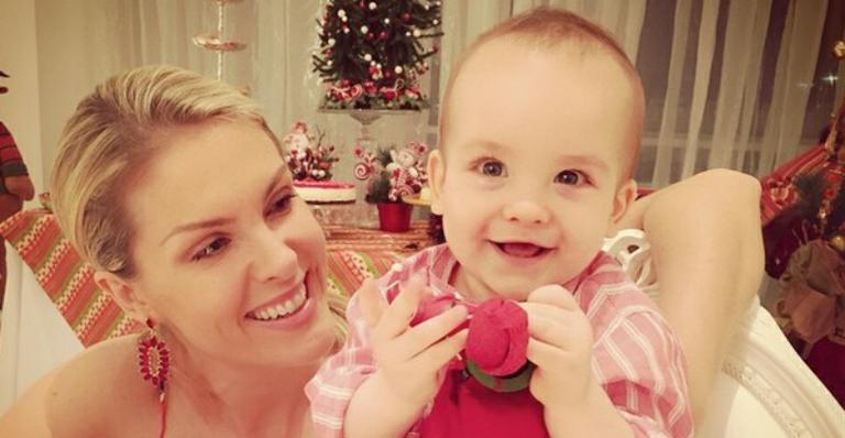 Ana Hickmann mostra o filho, Alexandre, andando de cavalo pela primeira vez