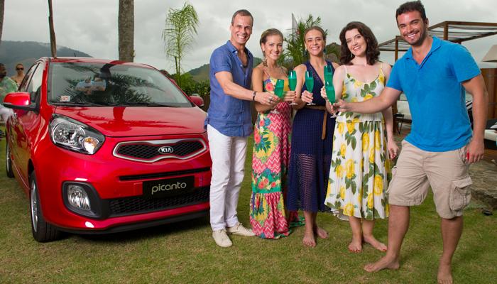 Artistas disputam carro na Ilha de CARAS