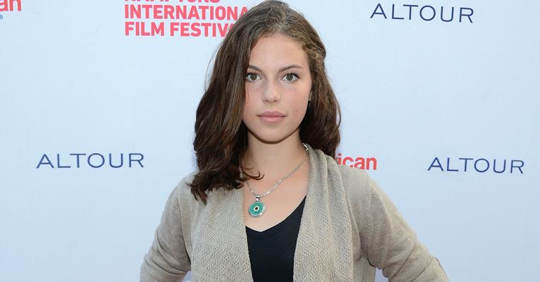Atriz brasileira Perla Haney-Jardine vai interpretar filha de Steve Jobs em filme de Hollywood