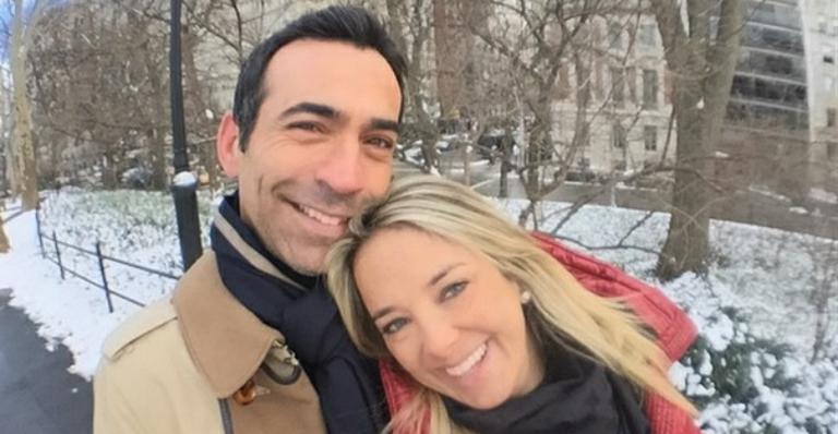 Ticiane Pinheiro curte férias românticas com César Tralli em Nova York