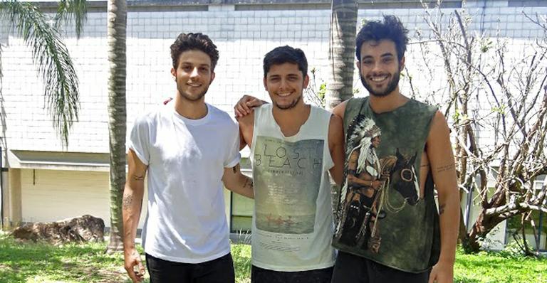 Chay Suede aprende a praticar slackline para a novela ‘Babilônia’