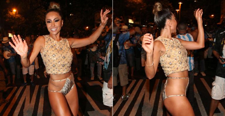 Com look polêmico, Sabrina Sato quase mostra demais em ensaio de Carnaval