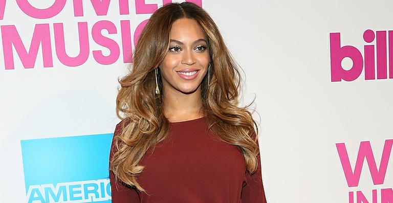 Beyoncé leva a filha para ensaio de seu show