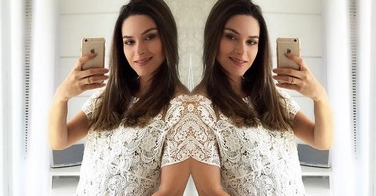 No quinto mês de gestação, Fernanda Machado mostra sua barriga no Instagram