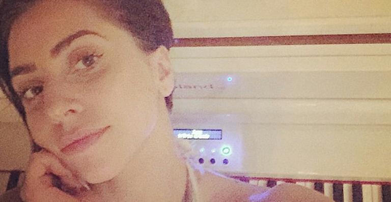 Após elogios, Lady Gaga não para de publicar fotos sem maquiagem