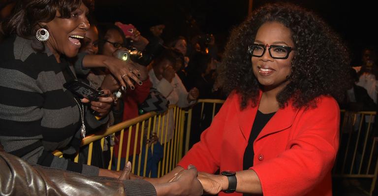Oprah Winfrey e elenco do filme ‘Selma’ prestam homenagem a Martin Luther King