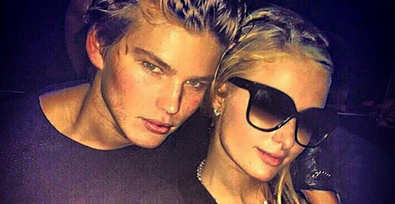Paris Hilton está namorando modelo de 18 anos, diz jornal