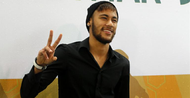Neymar faz 23 anos e ganha homenagens de famosos