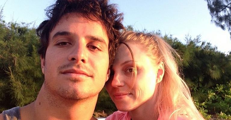 Karoline Esser, namorada de Ricardo dos Santos, faz homenagem ao surfista