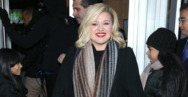 Fofura! Kelly Clarkson divulga foto de sua filha, River Rose, de bandana