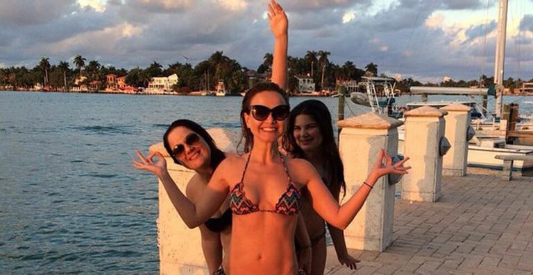 Aos 41 anos, Eliana mostra sua boa forma em foto de biquíni, em Miami