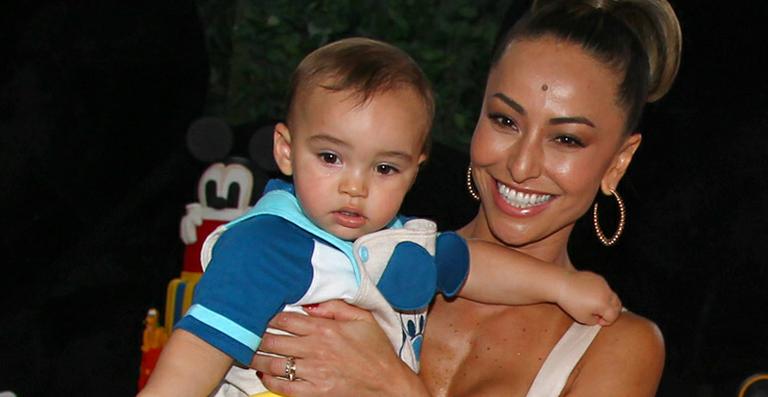 Sabrina Sato comemora o aniversário de 1 ano do sobrinho, Felipe