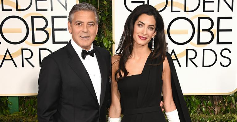 George Clooney e Amal Alamuddin adotam cachorrinha