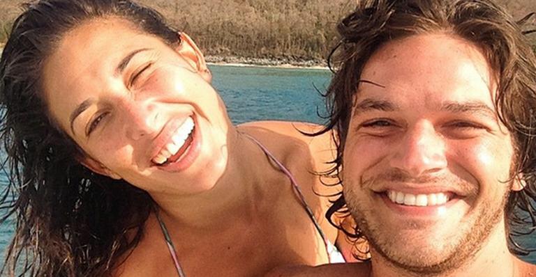Giselle Itié comemora um ano de casamento com Emílio Dantas