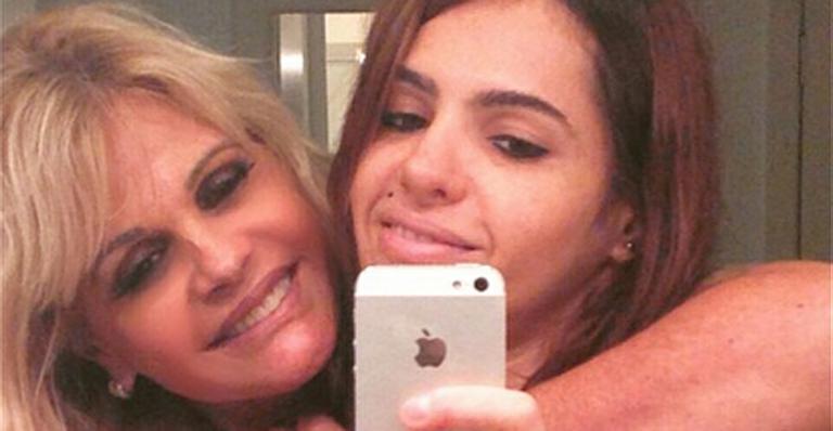 Monique Evans se declara para a DJ Cacá Werneck: ‘Estou muito mais feliz’