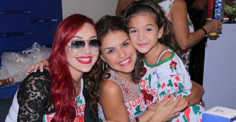 Susana Vieira e vários famosos curtem feijoada da Grande Rio