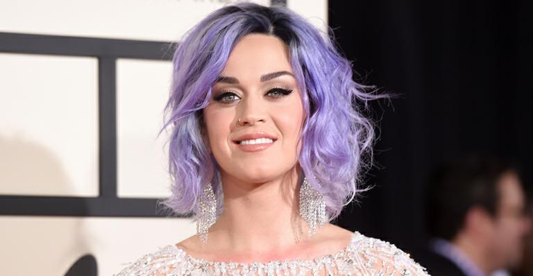 Katy Perry critica revista após falso anúncio de gravidez e casamento