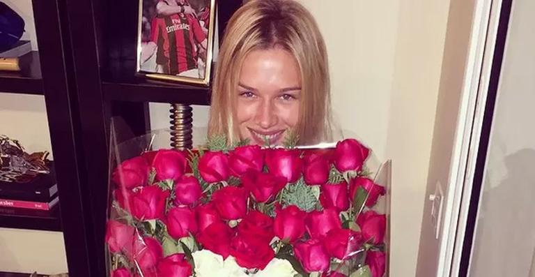 Alexandre Pato manda flores e se declara para Fiorella Mattheis