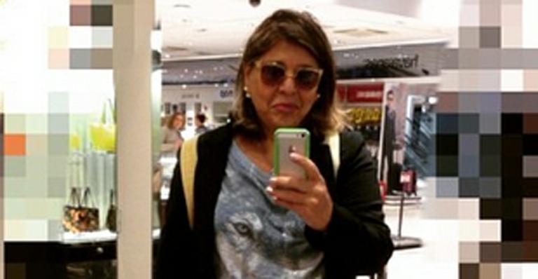Roberta Miranda conta que perdeu amizade por erro do corretor do celular
