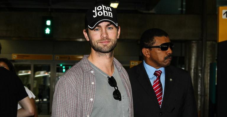 Chace Crawford, de ‘Gossip Girl’, chega ao Brasil para o carnaval. Confira!