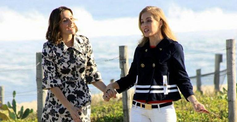 Angélica e Deborah Secco mostram fantasias da infância