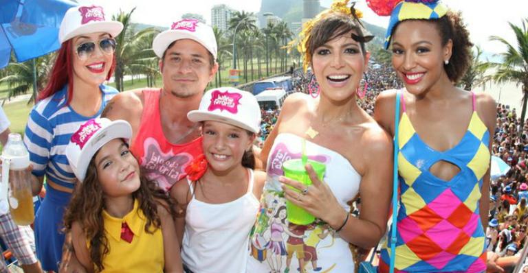 Mel Maia e Kiria Malheiros se divertem no Bloco da Favoritinha