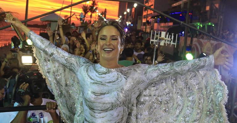Maquiador conta como será make de Claudia Leitte em desfile na Sapucaí