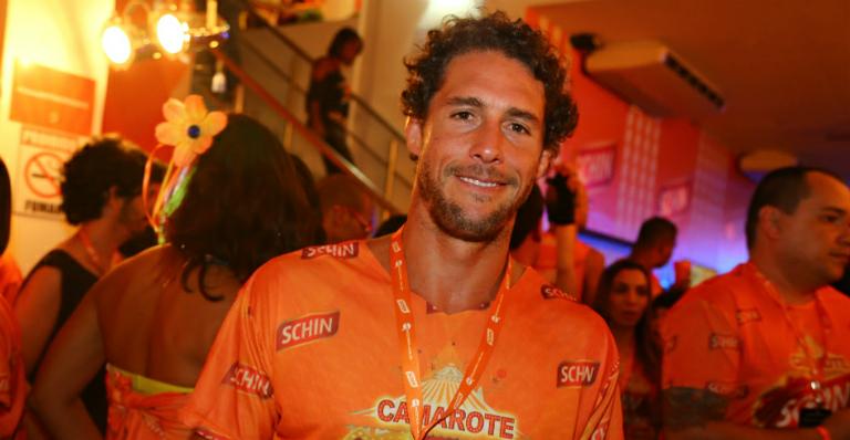 Flávio Canto, Pérola Faria e Tiago Abravanel agitam camarote de Salvador. Veja!