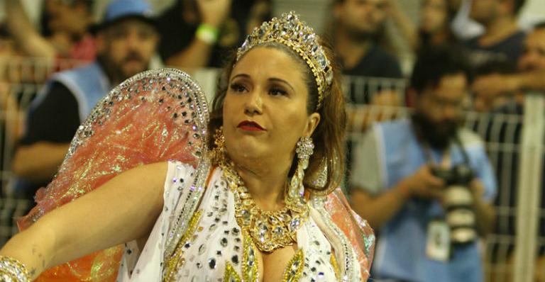 Maria Rita desfile na Vai-Vai em homenagem a mãe, Elis Regina