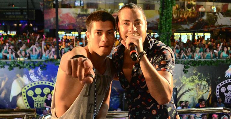 Arthur Aguiar canta com Levi Lima em Salvador