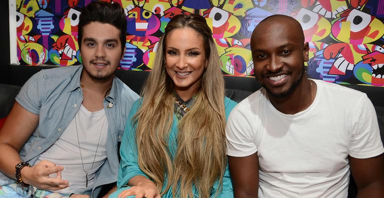Claudia Leitte recebe Luan Santana e Thiaguinho em Salvador