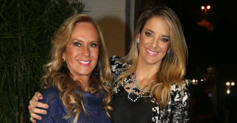 Ticiane Pinheiro surge irreconhecível em foto antiga no Carnaval