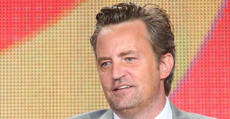 Matthew Perry, o Chandler, diz não lembrar de vários anos de ‘Friends’