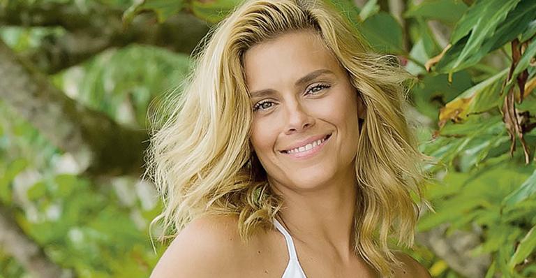 Carolina Dieckmann brilha em ensaio na Ilha de CARAS
