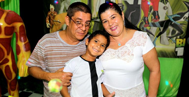 Zeca Pagodinho celebra o aniversário de seu neto, Noah