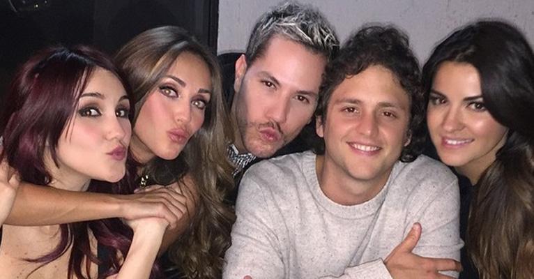 5 anos após o fim da banda, astros do RBD se reencontram na casa de Anahí