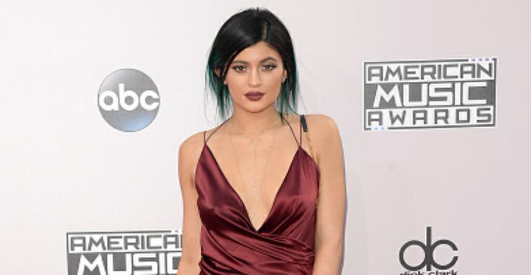 Kylie Jenner viaja com o namorado para comemorar aniversário