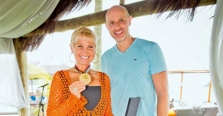 Xuxa recebe medalha especial de Tande