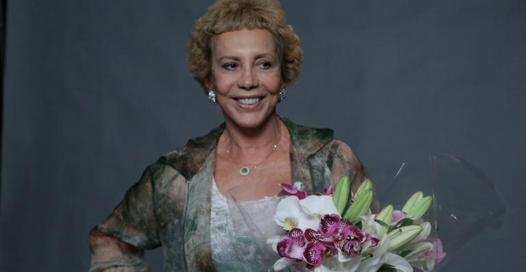 Após câncer, Arlete Salles ganha homenagem de Dennis Carvalho